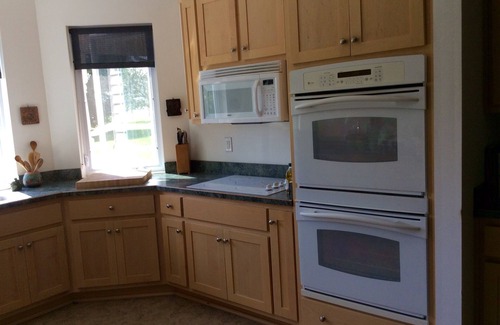 Tazewell House | Guest House in Burkes Garden VA on the Appalachian Trail and Va Bike Trail