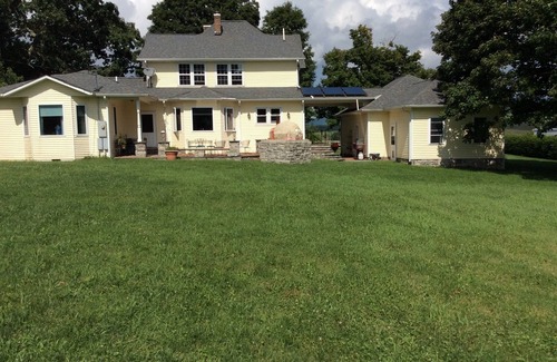 Tazewell House | Guest House in Burkes Garden VA on the Appalachian Trail and Va Bike Trail