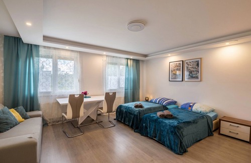 Stadtbezirke VII House | Guest House in Essen with Private Terrace, Private Garden and Wi-Fi