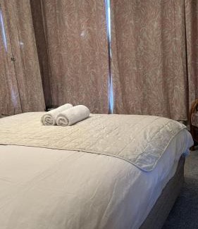 Barrow Gurney House | Guest House in Rose Meare Gardens