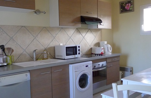 Verzeille Cottage | Guest house in the heart of nature, with horses and shared pool,15 min from Carcassone
