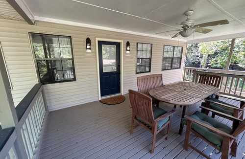 Daphne Apartment | Guest House in the Heart of Old Town Daphne, AL