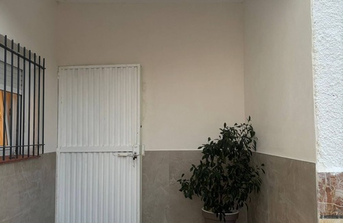 Alicante Villa | Guest house inside villa Noah
