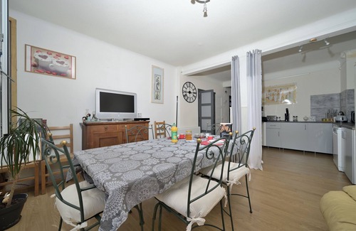 Auzat Bed & Breakfast | Guest House 'Jolie Chambre Au Calme À Auzat' with Mountain View
