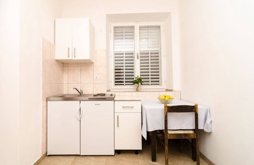 Pomena Apartment | Guest House Kiko - Apartment with Balcony (A5)