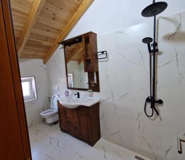 Kala e Dodes House | Guest House Korabi