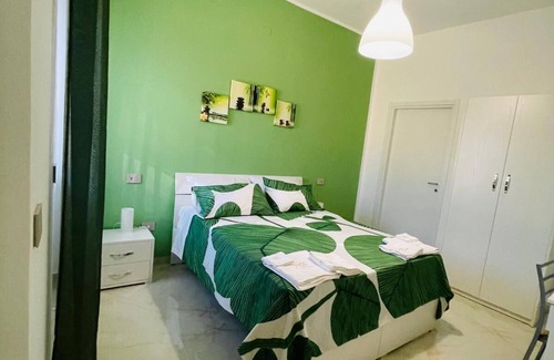 Zungoli Bed & Breakfast | Guest House " La Corte" - Royal Purple. Elegance and refinement.