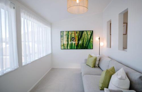 Nelson Apartment | Guest House on Grove - short walk to Nelson city centre