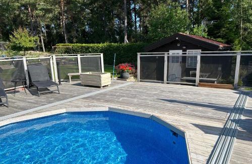 Upplands-Bro Municipality House | Guest house or Loft with summer Pool