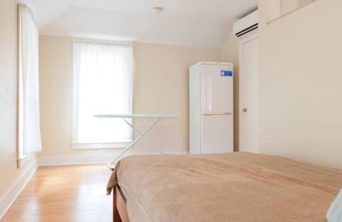 Forest Hill House | Guest house PARK free 2 cars NYC