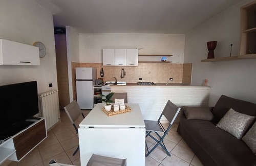 Campo Ascolano House | GUEST HOUSE RIVA TOGNAZZI DETACHED HOUSE, QUIET STAY HOLES CITY.