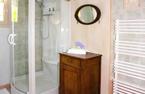 Pont-Melvez Bed & Breakfast | Guest House 'Suite Supérieur' with Private Terrace, Shared Garden and Wi-Fi