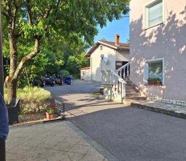 Rupa House | Guest House Surina