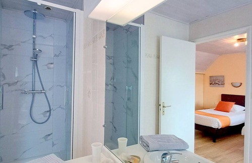 Mahalon Bed & Breakfast | Guest Room 2 at Kerantum with Shared Terrace, Shared Garden and Wi-Fi