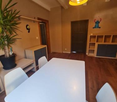 Tuchomerice Apartment | Guest Rooms in Private Home by Airport, Shared Bath, Non-Smoking, Contactless Check-in, No Staff, Quiet Stay, Short Stay