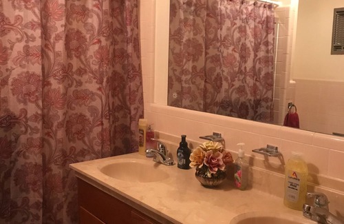 Eastern Division House | Guest Rooms to Rent