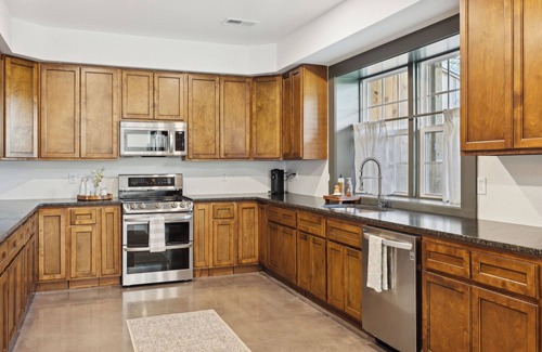 Louisville House | Guest Suite at Spruce Hill