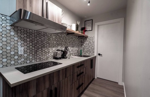 Northeast Edmonton Apartment | Guest Suite Close To Whtye Ave