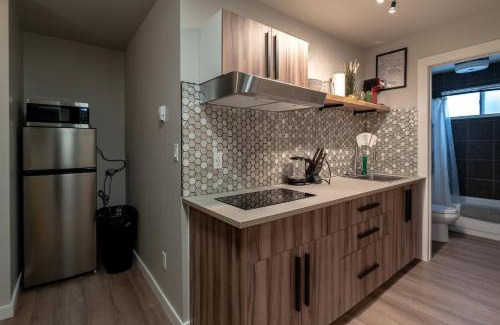 Northeast Edmonton Apartment | Guest Suite Close To Whtye Ave