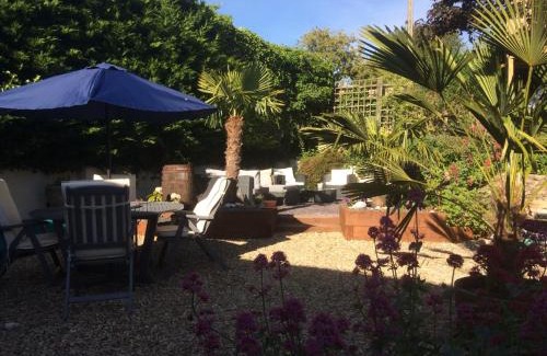 Milborne Saint Andrew Bed & Breakfast | Guest Suite at 31 Little England