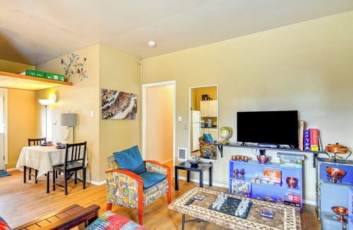 Aloha Apartment | Guest Suite in Portland Area w/Shared Patio