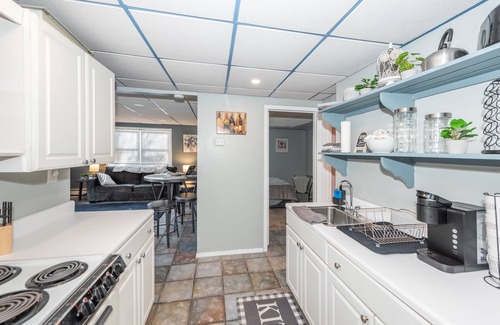 Medford Apartment | Guest Suite W/BOAT RENTAL and Backyard!