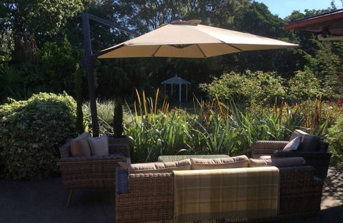 Gisborne House | Guest wing in beautiful sheltered garden close to beach