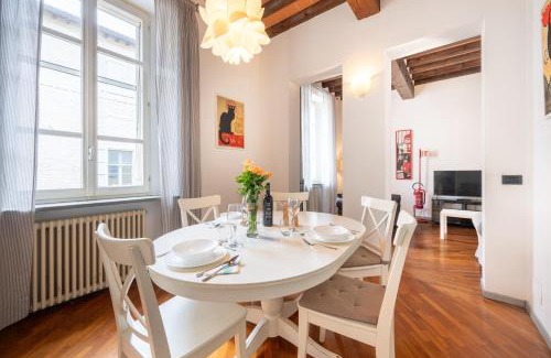 Oltretorrente Apartment | GuestHost - Central Shiny Apartment x3!