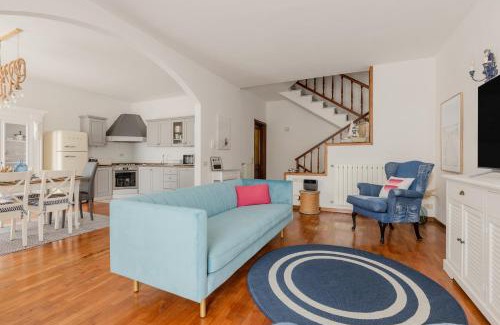 Viareggio Apartment | GuestHost - Elegant Three-Level Apartment