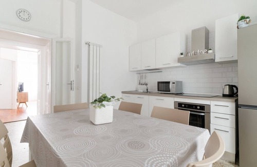 Tricolore Apartment | GuestHost - MM4 Tricolore Charming Apartment
