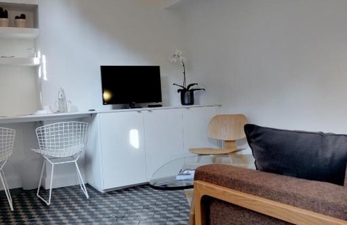 University District House | Guesthouse Bernardin