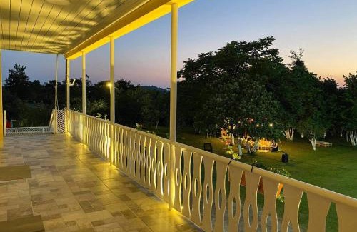 Mukhuri House | Guesthouse Dadia