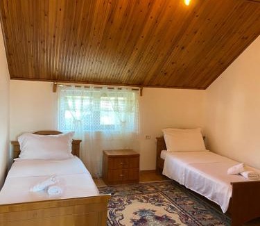 Gramsh Villa | Guesthouse Hoxholli