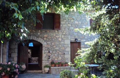 Polidrosos House | Guesthouse Karahalios