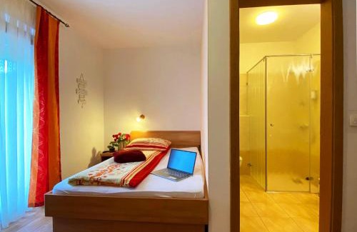 Vrhnika House | Guesthouse Mesec Zaplana