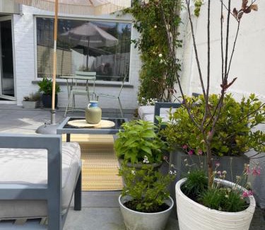 Mariakerke House | Guesthouse Poppies , Free Parking