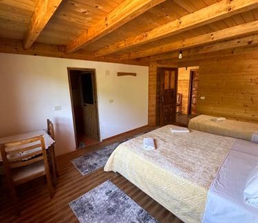 Shale House | Guesthouse prek bjeshka