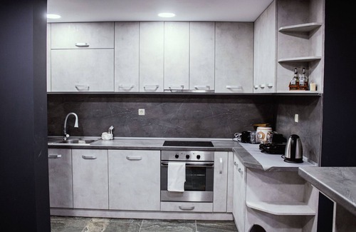 Sapareva Banya Villa | Guesthouse “The Rock” with outdoor mineral swimming pool & jacuzzi