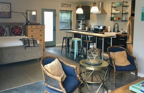 Playa Del Rey Cottage | Guesthouse with pool in the beautiful beach town of Los Angeles, Playa del Rey