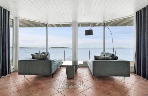 Hortlax Villa | Guestly Homes - 3BR Luxury Beachfront Villa