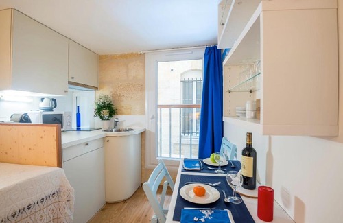 Hotel de Ville - Quinconces Apartment | GuestReady - "Boat-Cabin" Inspired Apartment in the Heart of Bordeaux