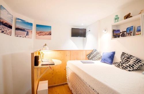 Hotel de Ville - Quinconces Apartment | GuestReady - "Boat-Cabin" Inspired Apartment in the Heart of Bordeaux