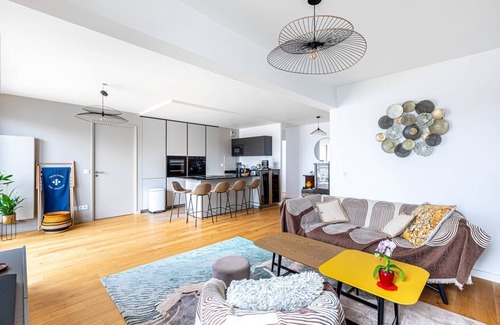 Suresnes Apartment | GuestReady - Chic cocoon with a balcony