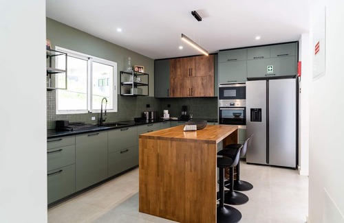 Imaculado Coracao de Maria House | GuestReady - Lush Stay in Funchal