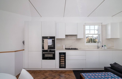 Sands End Apartment | GuestReady - Modern Flat in Fulham