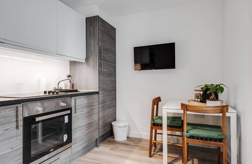 Liverpool City Centre Apartment | GuestReady - Quaint Liverpool Gem