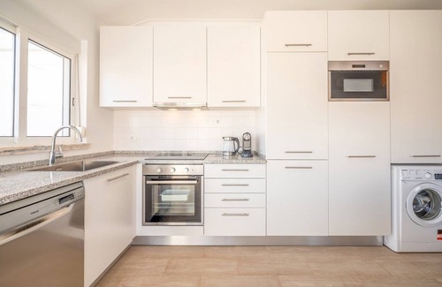 Costa de Caparica Apartment | GuestReady - Sunny Retreat in Costa da Caparica