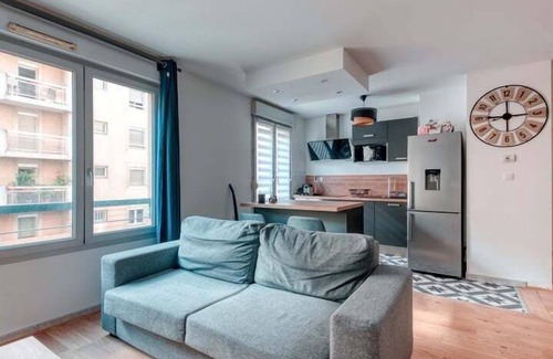 Victor Bach - Saint Louis Apartment | GuestReady - Serene Retreat in La Guillotière