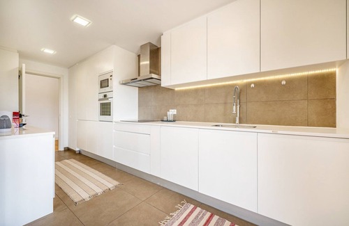 Seixal Apartment | GuestReady - Tranquil Seixal Haven