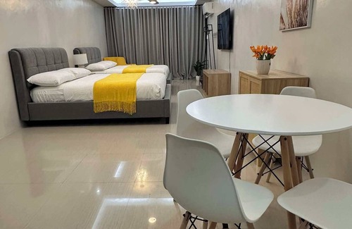 Olongapo Apartment | Guestroom1- 3rd Floor near beach and Inflatable Island